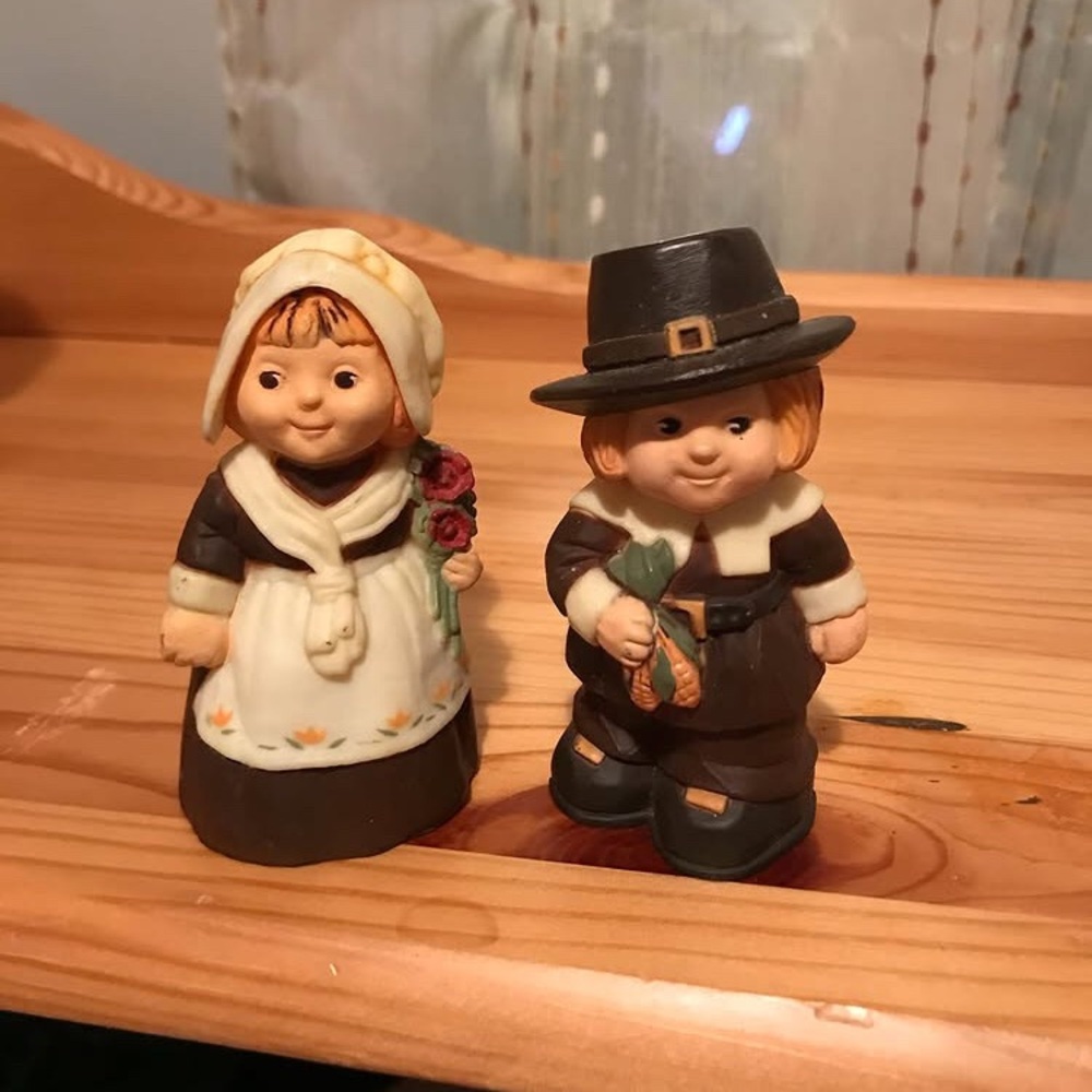 H A L L M A R K Salt and pepper shaker